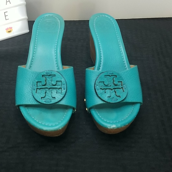 *SOLD* Tory Burch Turquoise Leather Platforms 7.5 - Picture 2 of 7